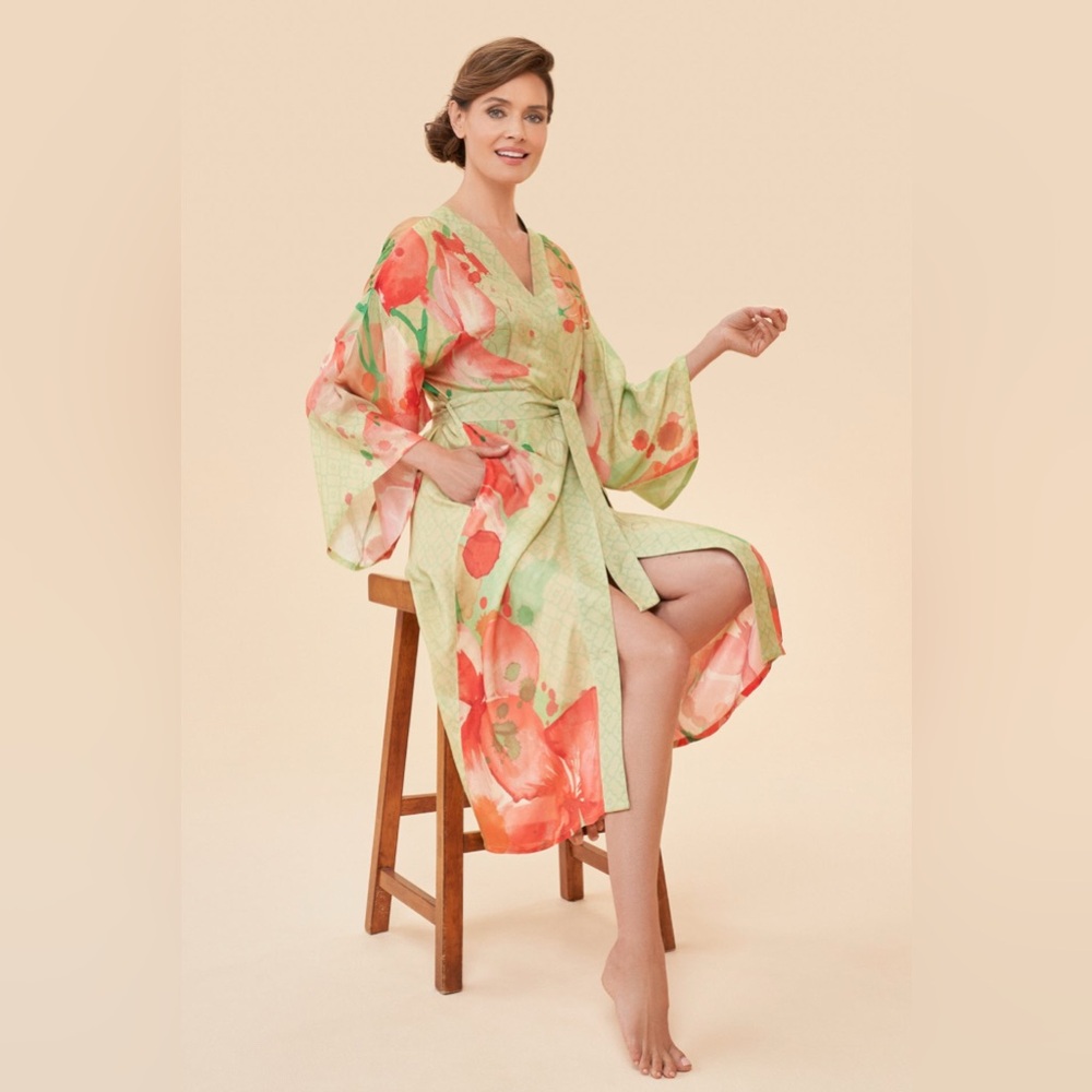 Powder UK Watercolor Orchids kimono in super soft w/pockets…belt misplaced-NWT